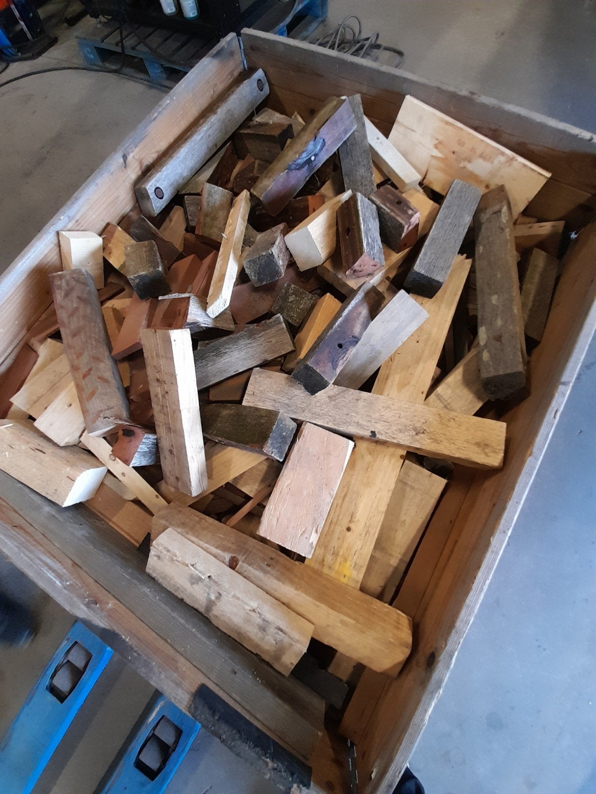 1 kub hout, Minder dan 3 m³, Ophalen, Blokken