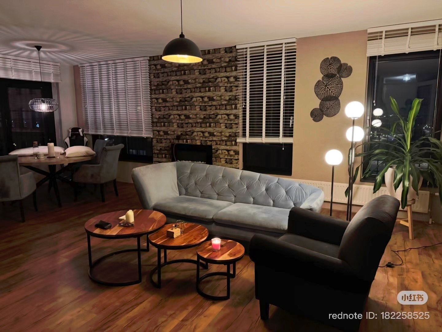 Stylish blue Sofa and Armchair Black Set – As new sets, Huis en Inrichting, Banken | Bankstellen, Driepersoons, 75 tot 100 cm