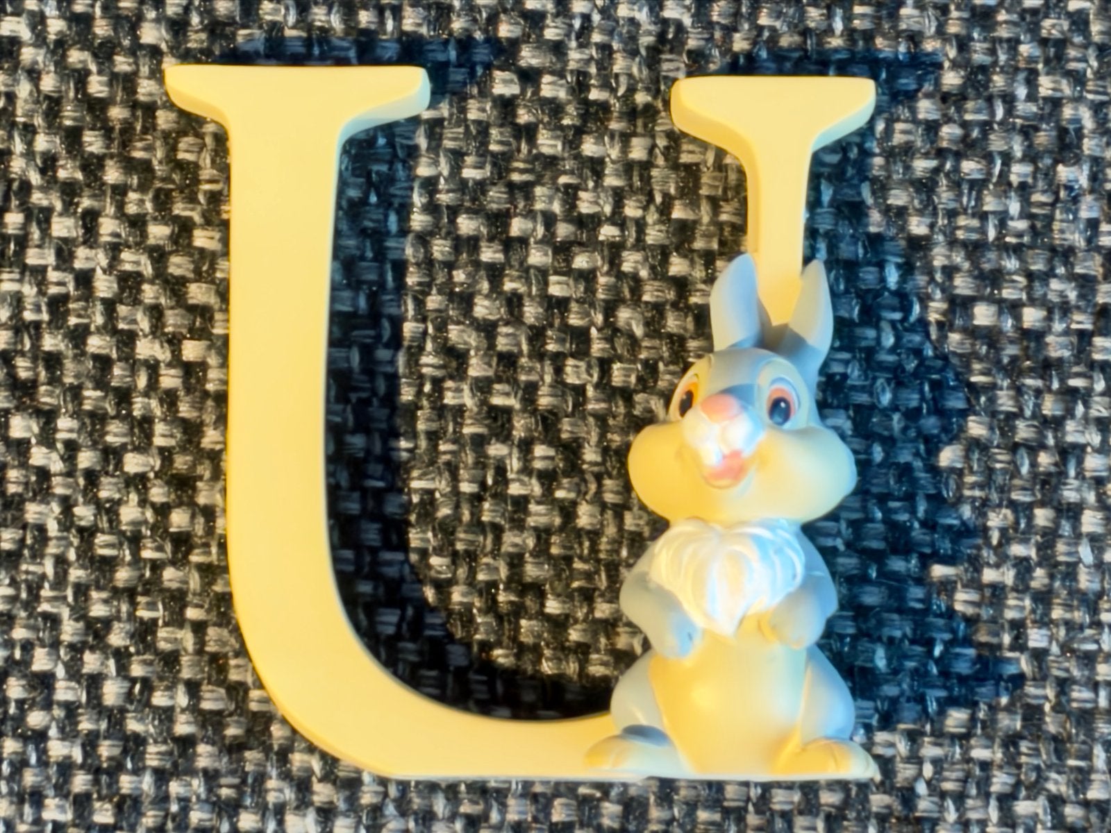 Disney Bambi Stampertje Letter U Beeldje - 7x7 cm, Verzamelen, Ophalen of Verzenden, Bambi of Dumbo, Nieuw, Beeldje of Figuurtje
