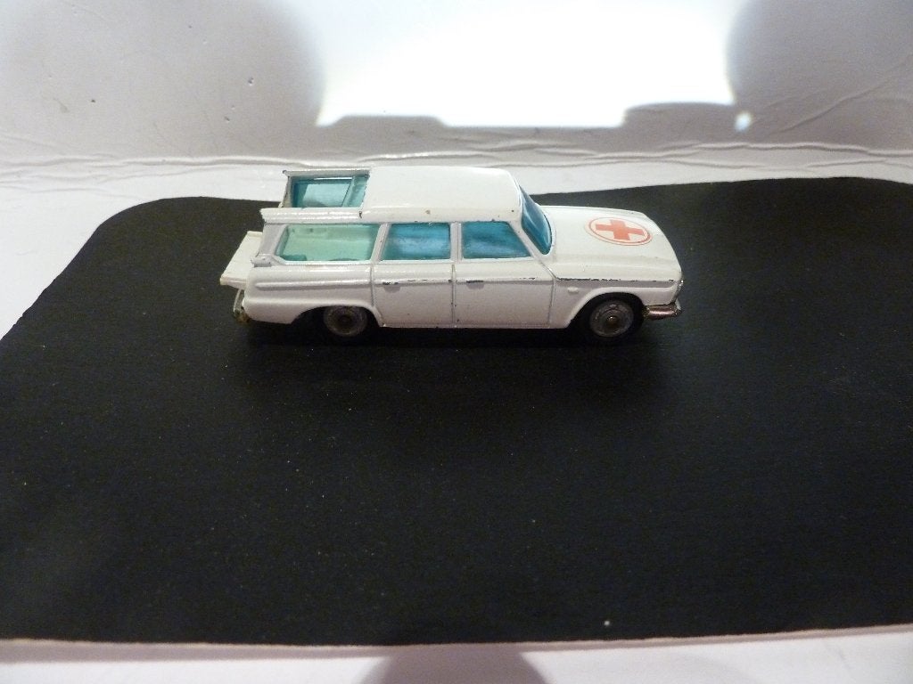 HUSKEY:  STUDEBAKER AMBULANCE    en:  MINT   !!, Ophalen of Verzenden, Nieuw, Auto