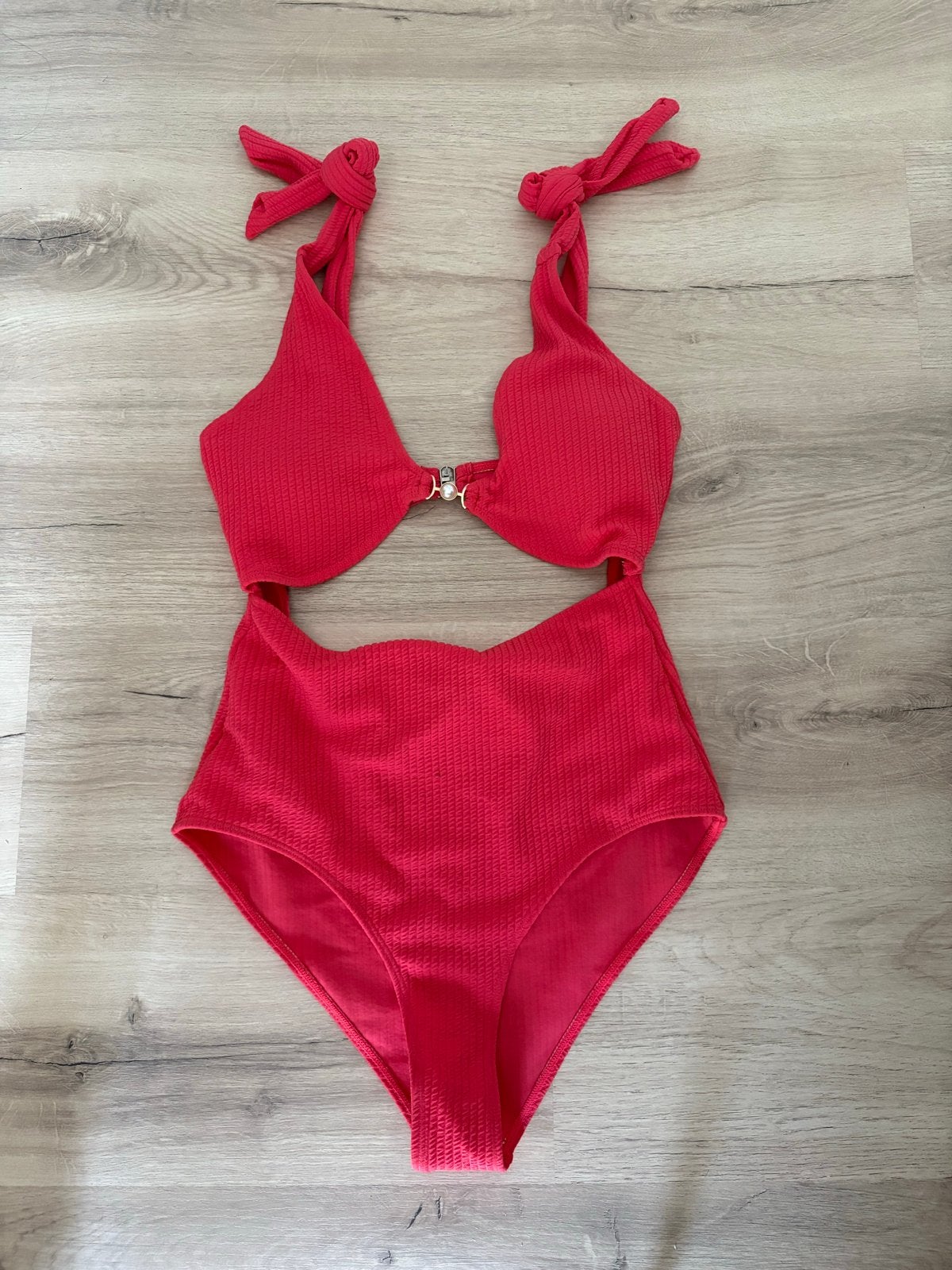 Shein badpak Maat M - Koraalrood met pareldetail, Kleding | Dames, Verzenden, Zo goed als nieuw, Rood, Bikini