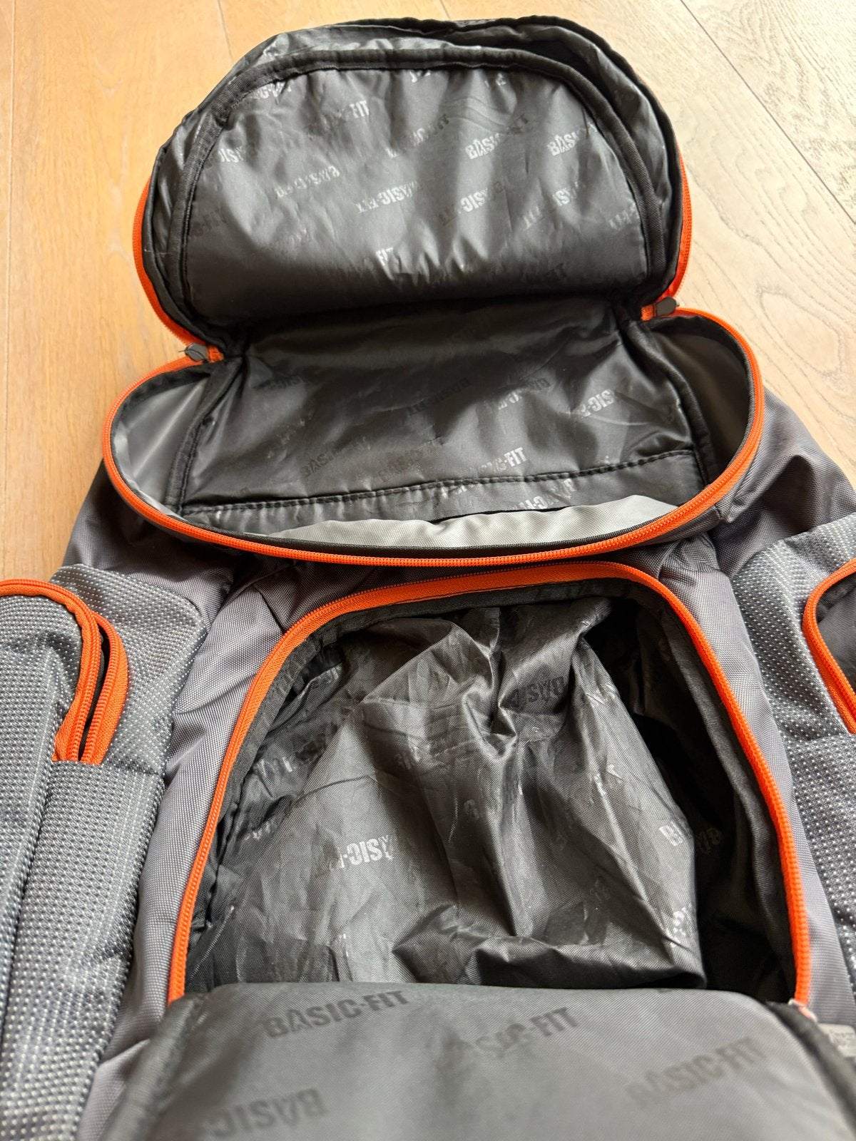 Basic-Fit Rugtas - Zo goed als nieuw met schoenenvak, Sieraden, Tassen en Uiterlijk, Tassen | Rugtassen, 25 tot 40 cm, Ophalen of Verzenden