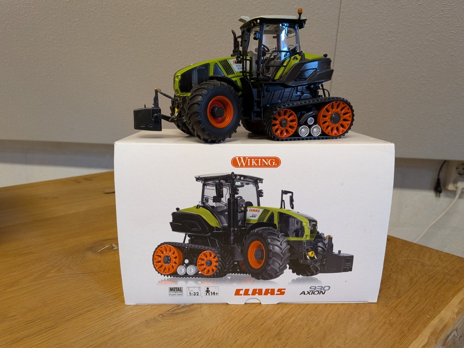 Claas Axion 930 TT | Wiking | 1:32, Ophalen of Verzenden, Zo goed als nieuw, Tractor of Landbouw, Overige merken