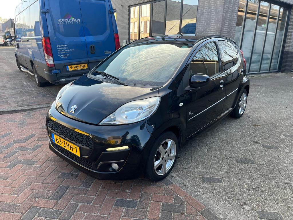 Peugeot 107 1.0 Black & Silver! AIRCO! 154 DKM NAP! LED!, Auto's, Peugeot, Voorwielaandrijving, Euro 5, Stof, Gebruikt