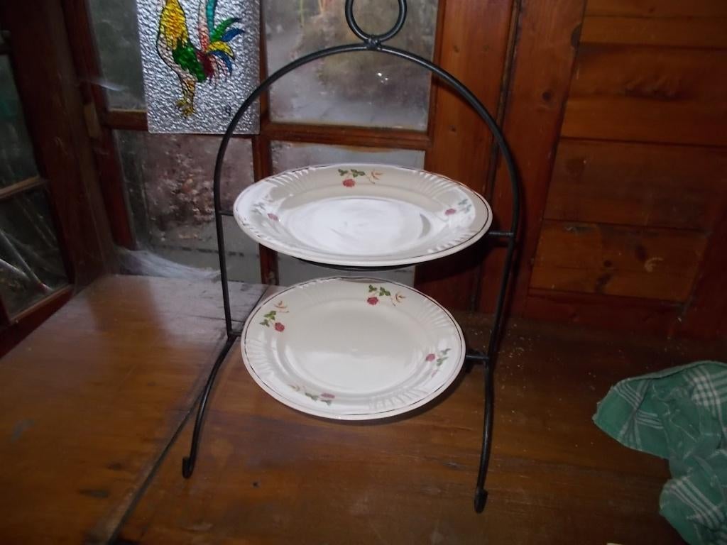 2-laagse etagére , bordenhouder., Ophalen of Verzenden, Zo goed als nieuw