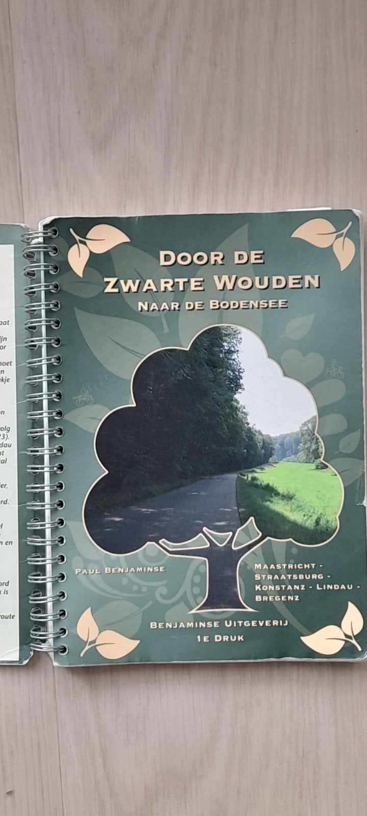 Door de Zwarte Wouden naar de Bodensee, Fiets- of Wandelgids, Europa, Ophalen of Verzenden, Gelezen