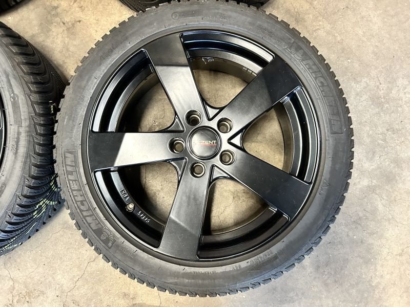 DIV 17 inch velgen + winterbanden Volkswagen Golf Audi A3, Gebruikt, -, -, Banden en Velgen