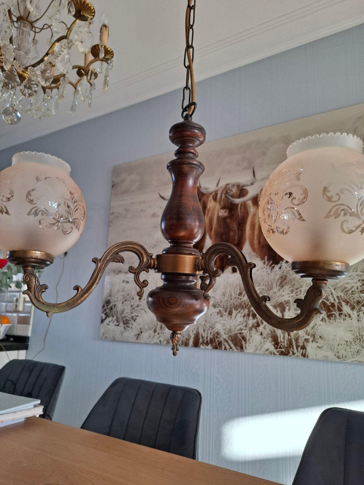 prachtige antieke lamp met 3 glazen bollen, Huis en Inrichting, Ophalen, Hout