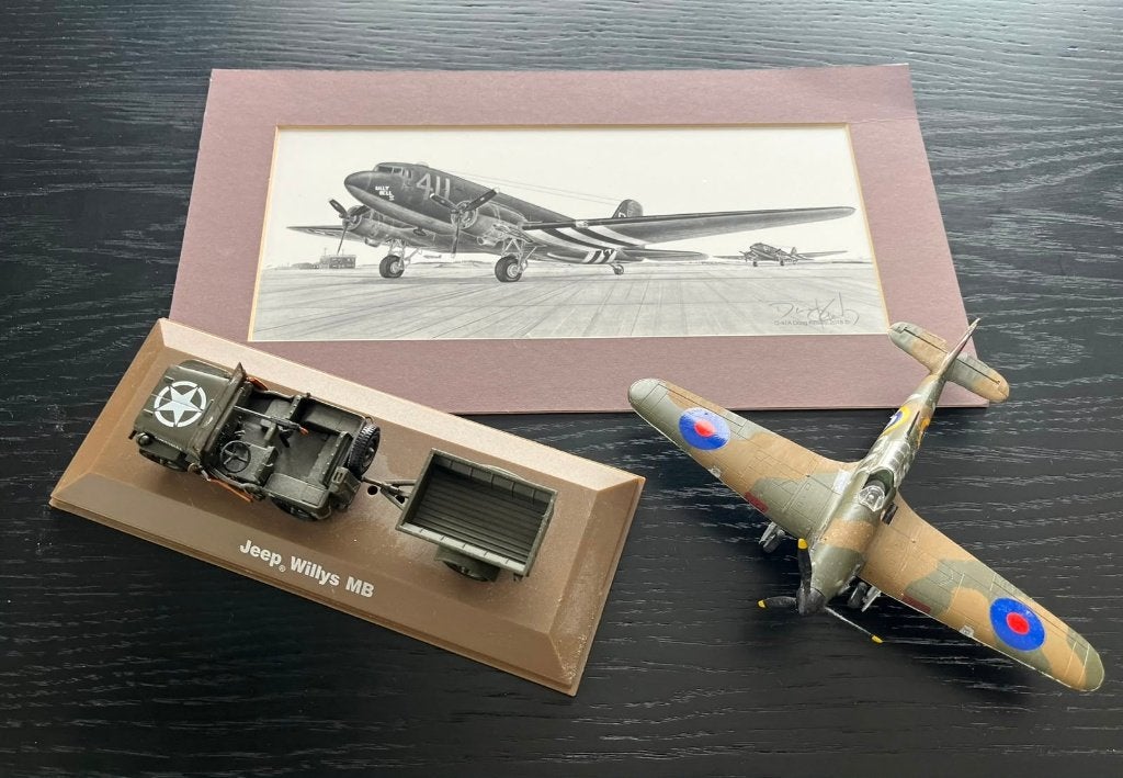 Hawker Hurricane, Willy's Jeep, tekening Skytrain C-47, Ophalen, Amerika, Embleem of Badge