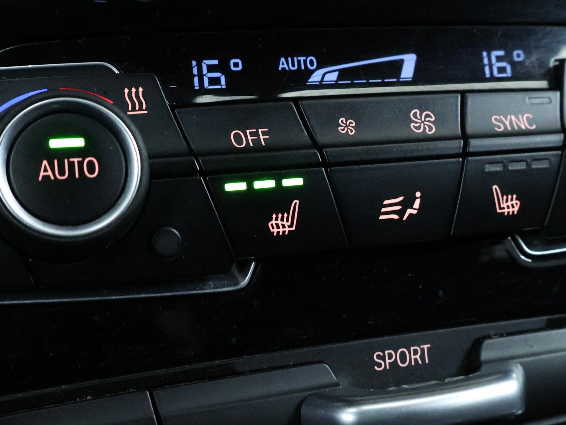 Foto 17 van BMW 2-serie Gran Tourer 220i Centennial High Executive 7p. S