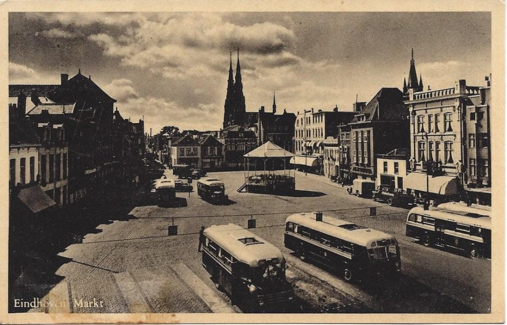 Eindhoven (N.B.) Markt, Autobussen, Muziektent, gelopen 1950, Ophalen of Verzenden, 1940 tot 1960, Gelopen, Noord-Brabant
