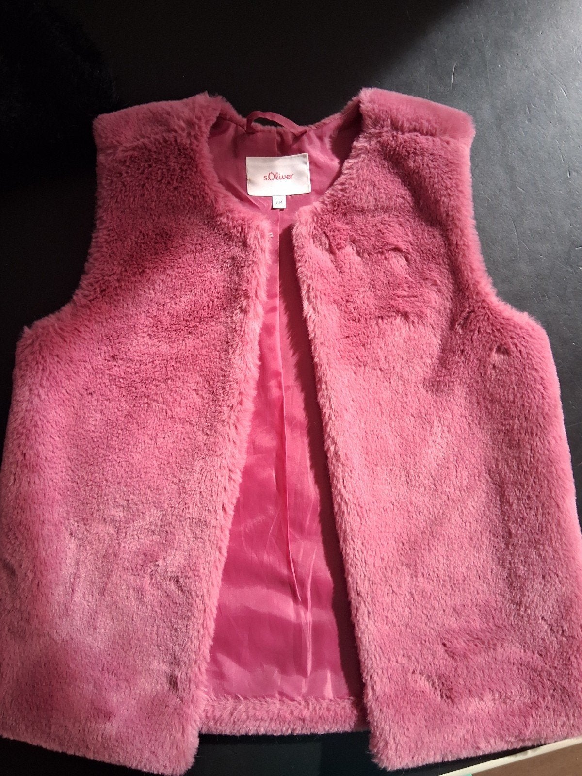 Roze giletje van s.Oliver, maat 134, Meisje, Trui of Vest, Ophalen of Verzenden, Zo goed als nieuw
