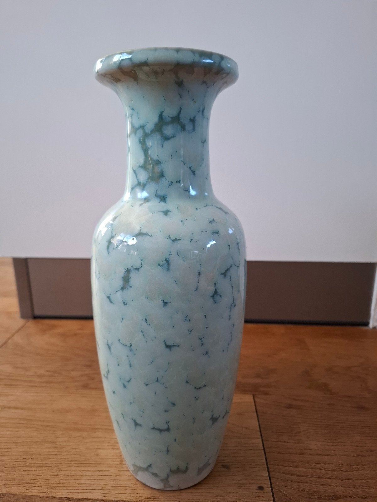 Decoratieve vaas met uniek glazuurpatroon, Ophalen of Verzenden, Gebruikt, Steen/keramiek, 30 cm