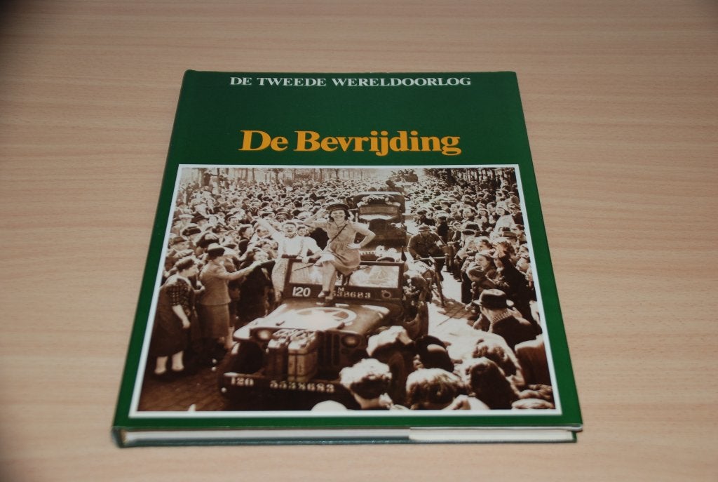 De bevrijding.                     Extra groot lettertype., Ophalen of Verzenden, 20e eeuw of later, Zo goed als nieuw, Vanden Hoek