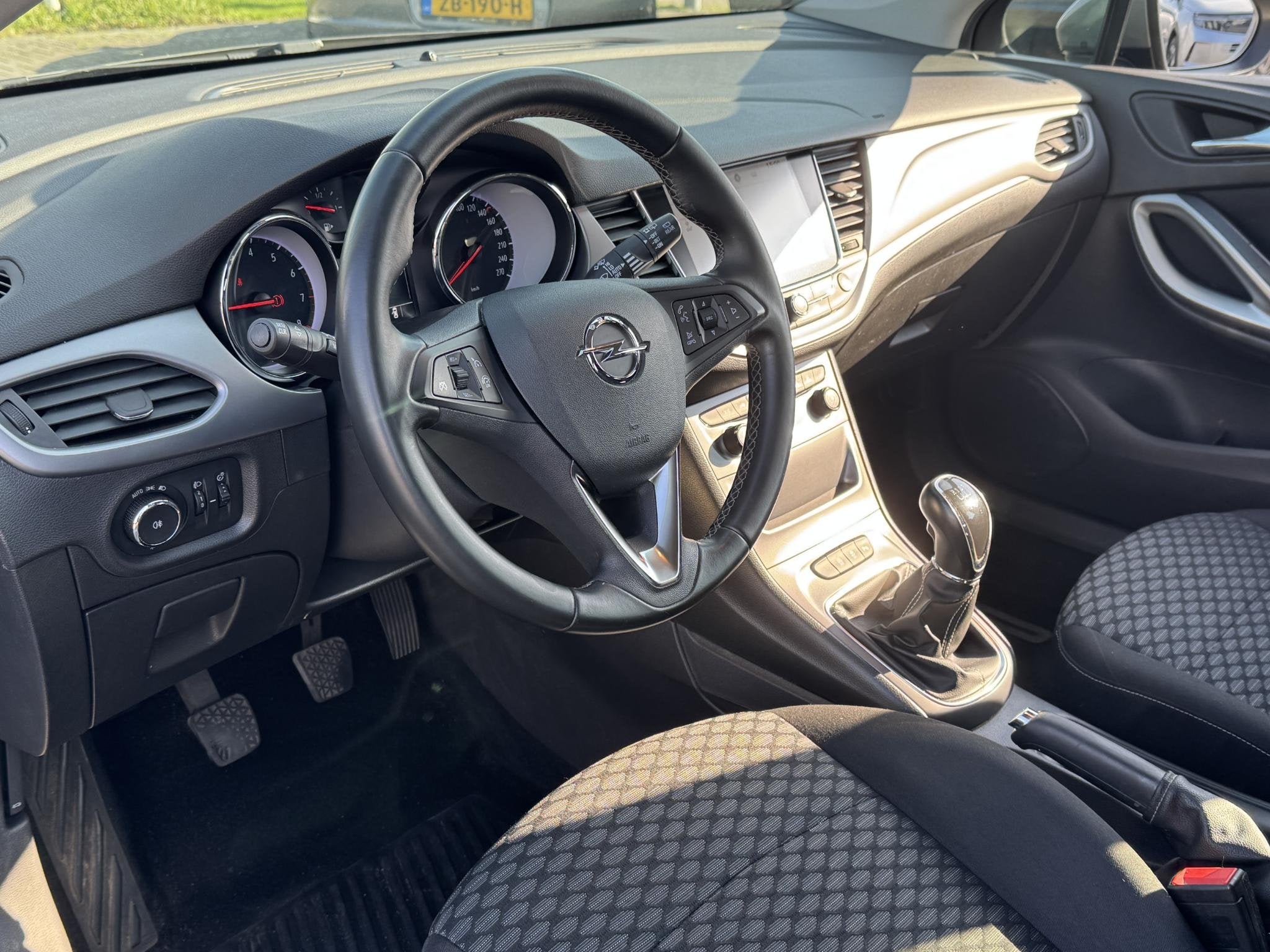 Opel Astra Sports Tourer 1.0 Online Edition SUPER BUDGET AUT, Auto's, Voorwielaandrijving, Dealer onderhouden, Stof, Gebruikt