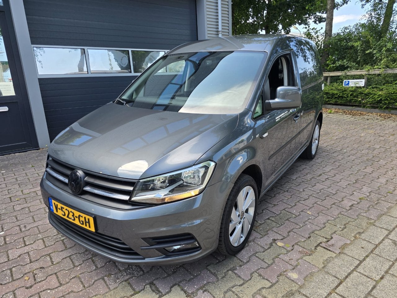 Volkswagen Caddy 2.0 TDI L1H1 BMT HIGHLINE (bj 2017), Auto's, Gebruikt, 680 kg, 4 cilinders, Volkswagen