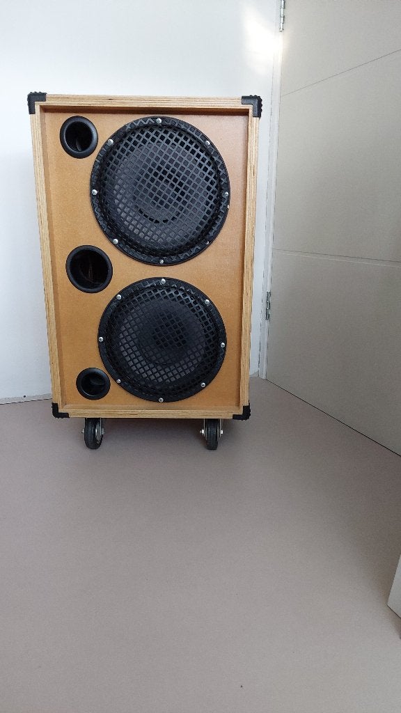 Eminence Legend B102  Speaker 2x10 ingebouwd, Ophalen, Gebruikt