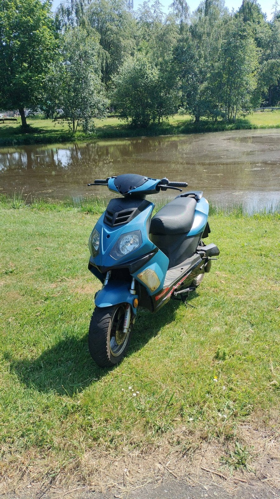 Blauwe scooter - Goed onderhouden en betrouwbaar, Ophalen of Verzenden, Gebruikt, Benzine