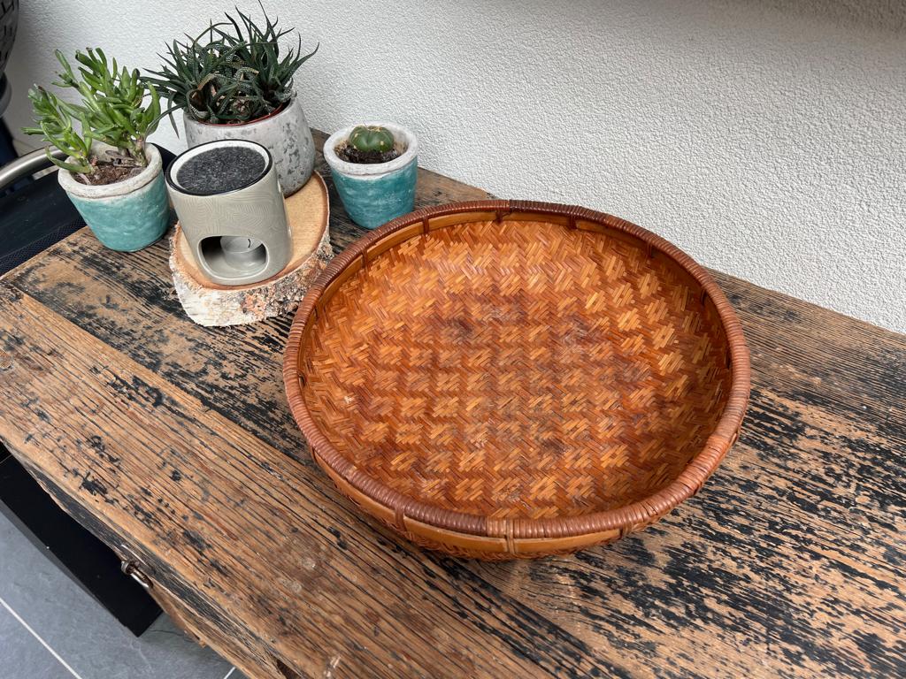 Oude vintage javaanse mand Indonesie Java riet, Verburgt Vintage, Gebruikt, Schaal, Rond