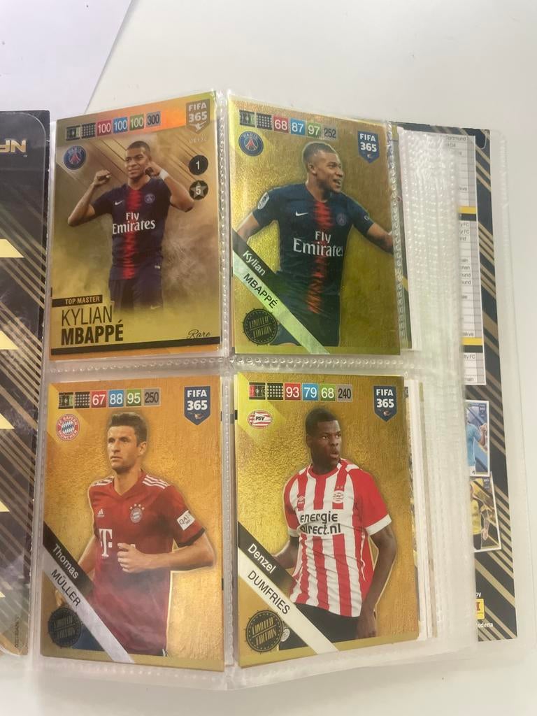 Voetbalkaarten FIFA Diverse spelers, Ophalen of Verzenden, Zo goed als nieuw, Meerdere plaatjes