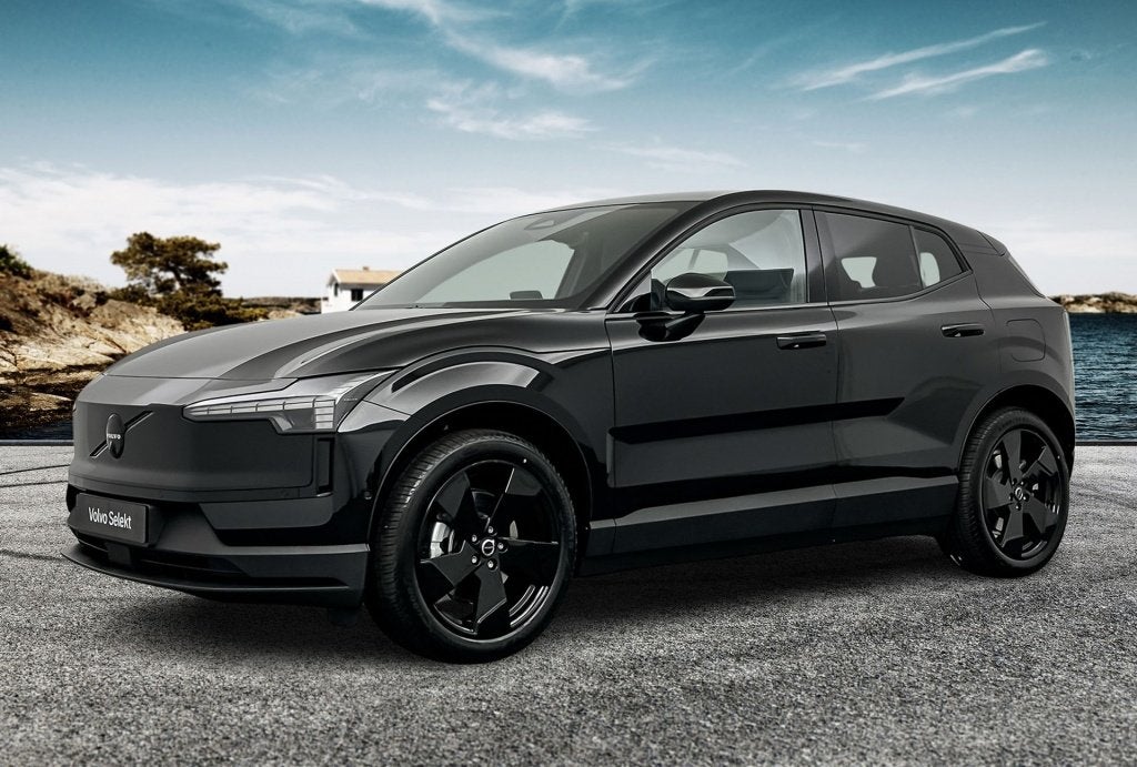 Volvo EX30 P5 Long Range Ultra Black Edition (bj 2026), Auto's, 0 cilinders, Gebruikt, Zwart, EX30