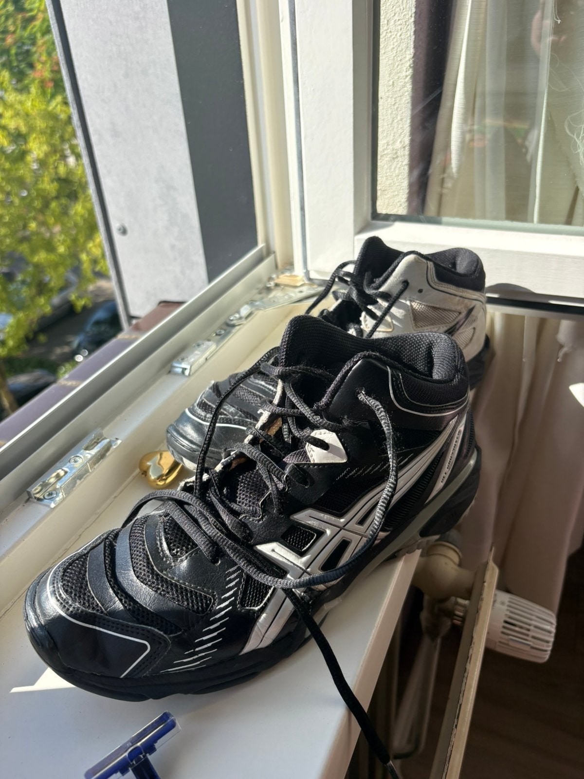 ASICS Gel-Crossover 5 indoorschoenen zwart/zilver maat 41.5, Ophalen of Verzenden, Gebruikt, Schoenen