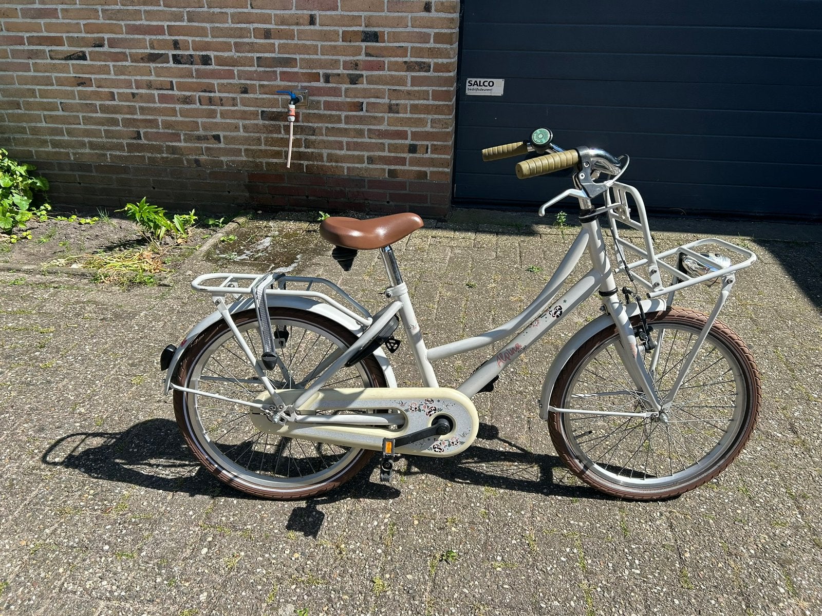 Zeer nette meisjes fiets “Alpina Cargo” wit. 20 inch, Ophalen, Zo goed als nieuw, 20 inch, Handrem