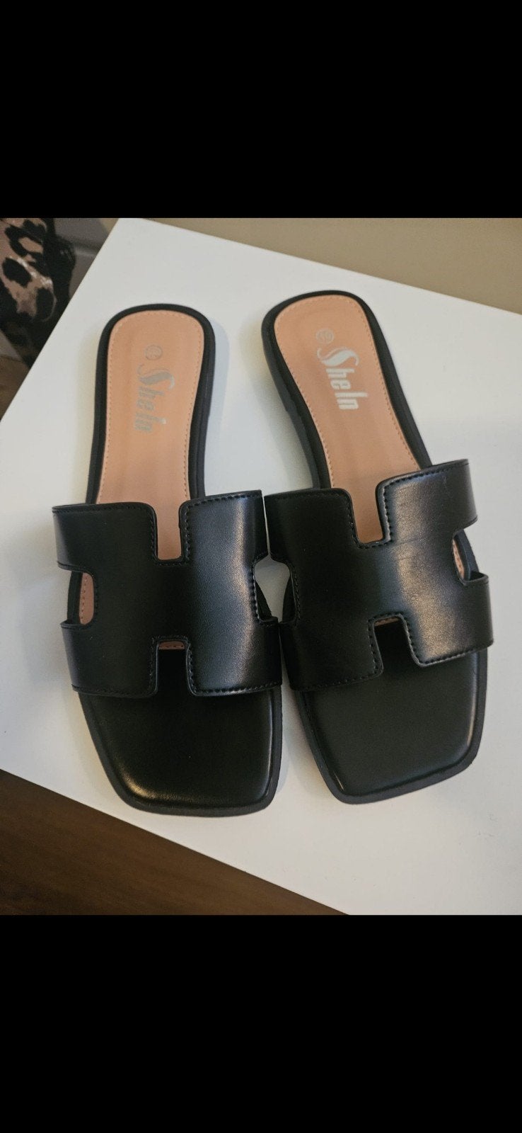 Leuke slippers maat 42, Ophalen of Verzenden, Nieuw, Zwart