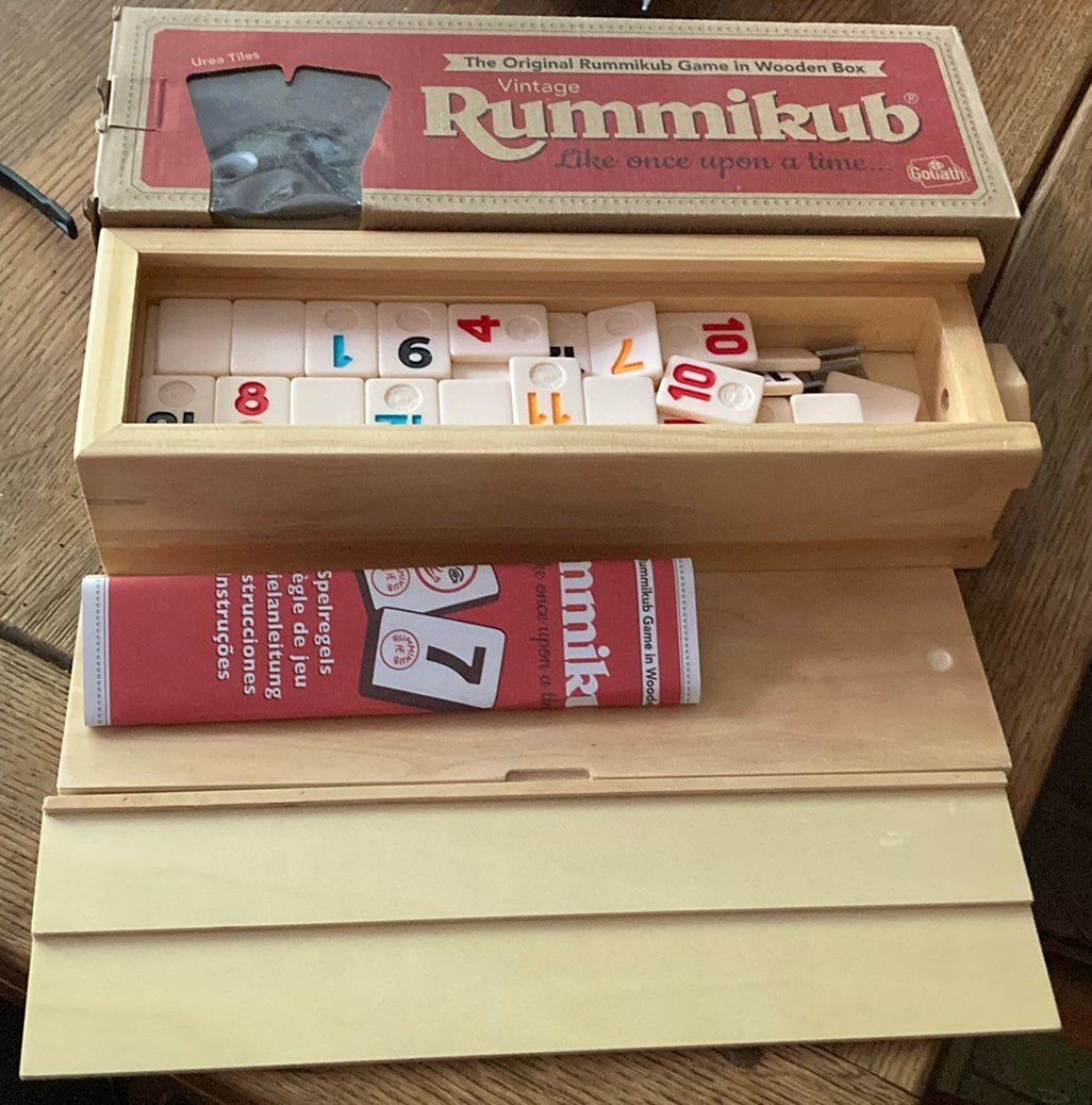 Vintage Rummikub in houten doos - Goliath, Drie of vier spelers, Ophalen of Verzenden, Gebruikt