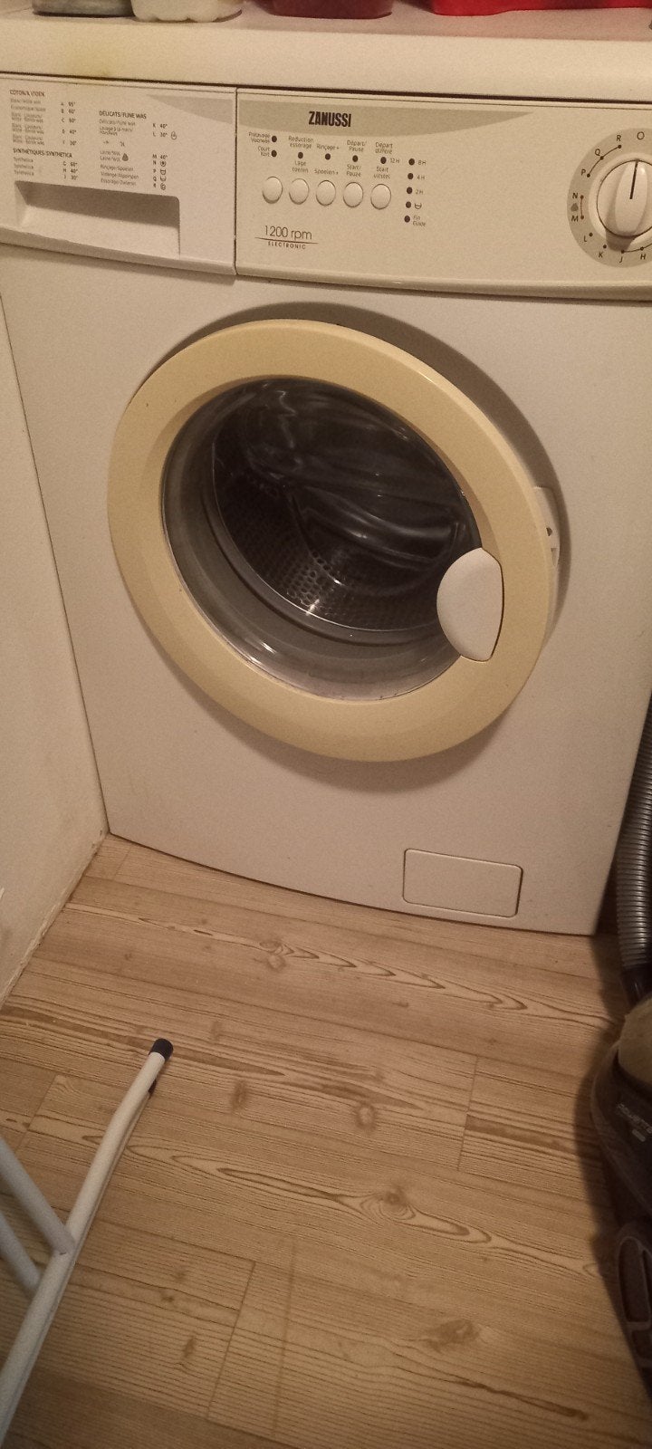 Zanussi wasmachine 5 kg - Perfecte staat, gratis af te halen, Ophalen, 1200 tot 1600 toeren, 4 tot 6 kg, Zo goed als nieuw