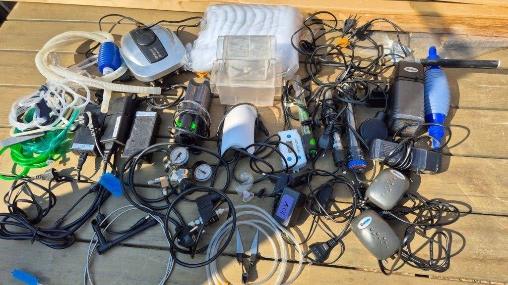 een hele boel aquarium spullen, Ophalen of Verzenden, Gebruikt, Overige typen