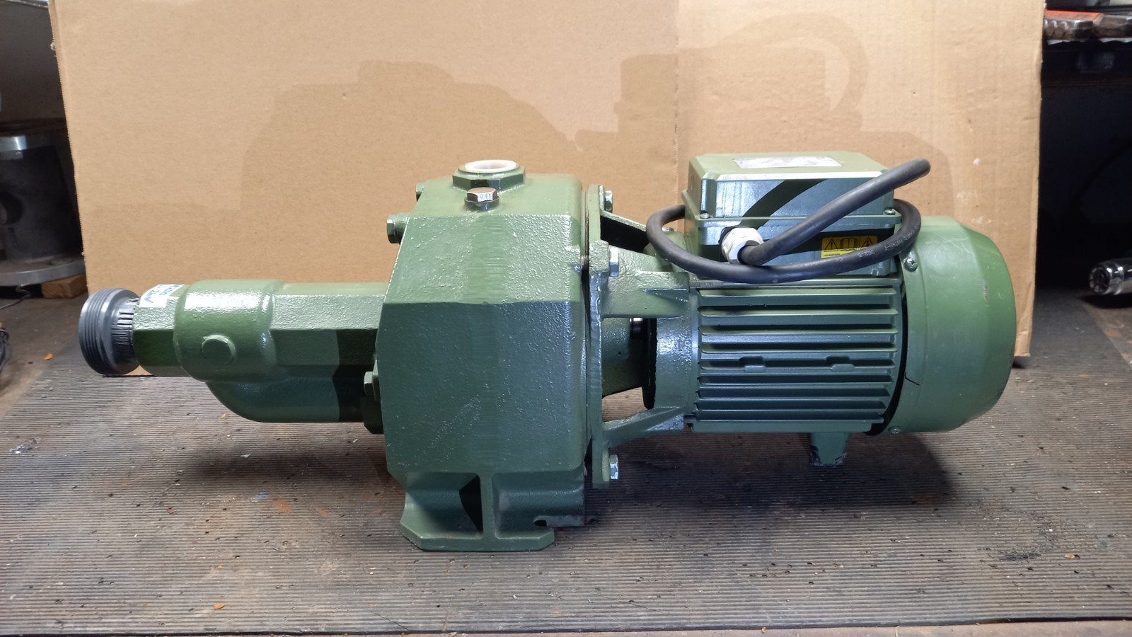 SAER M200 230V  zgan waterpomp, Ophalen, Zo goed als nieuw, Beregeningspomp, Elektrisch