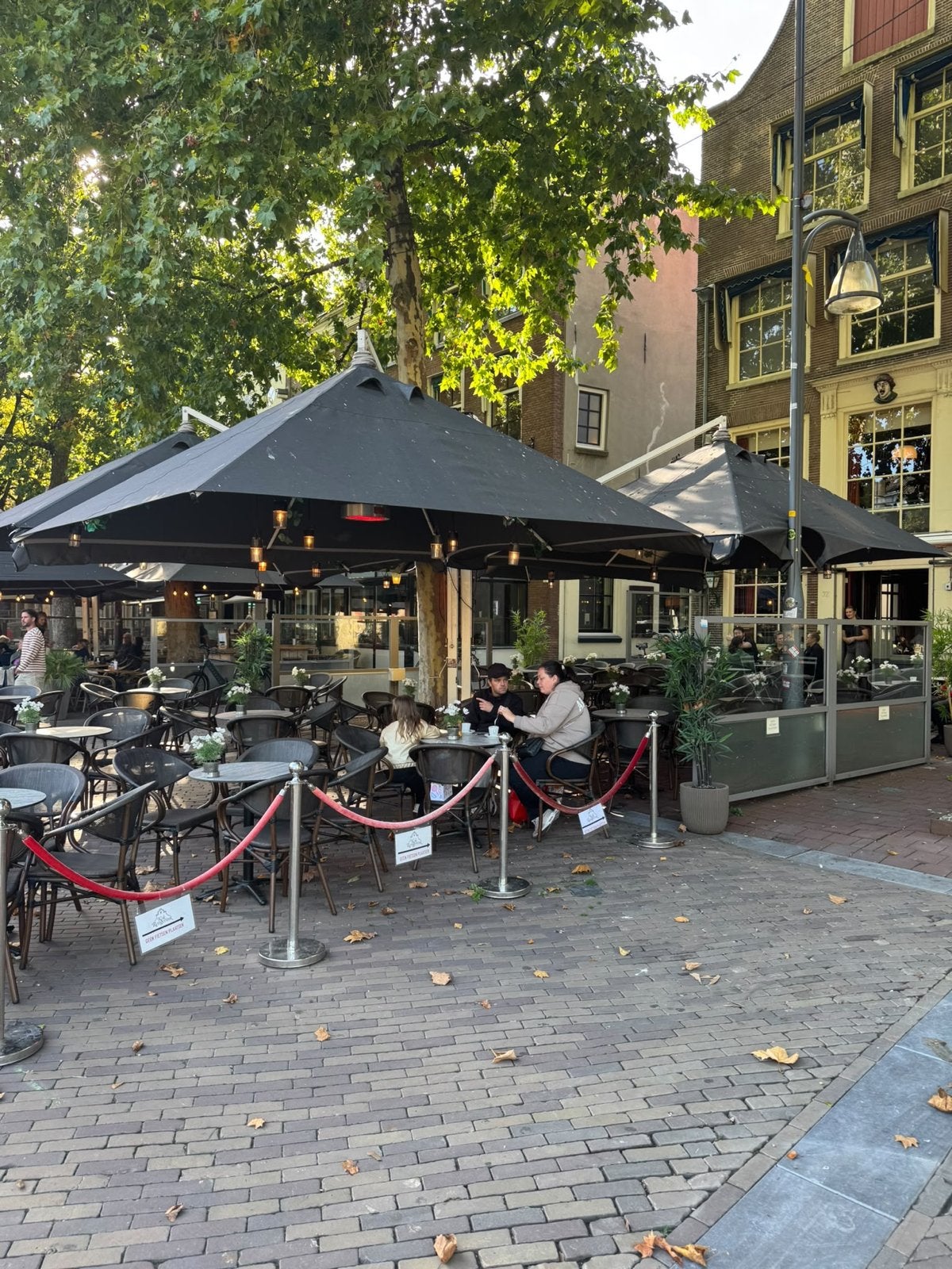Terrasparasol - Grote Zwarte Parasol voor Horeca/Tuin, Ophalen, Gebruikt, Meer dan 4 meter, Overige typen