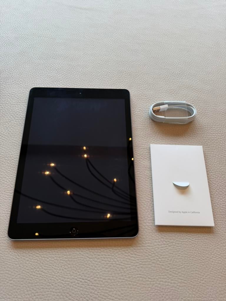 Apple ipad Air model: MD785NF/A, 10 inch, Overige modellen, Ophalen of Verzenden, Zo goed als nieuw