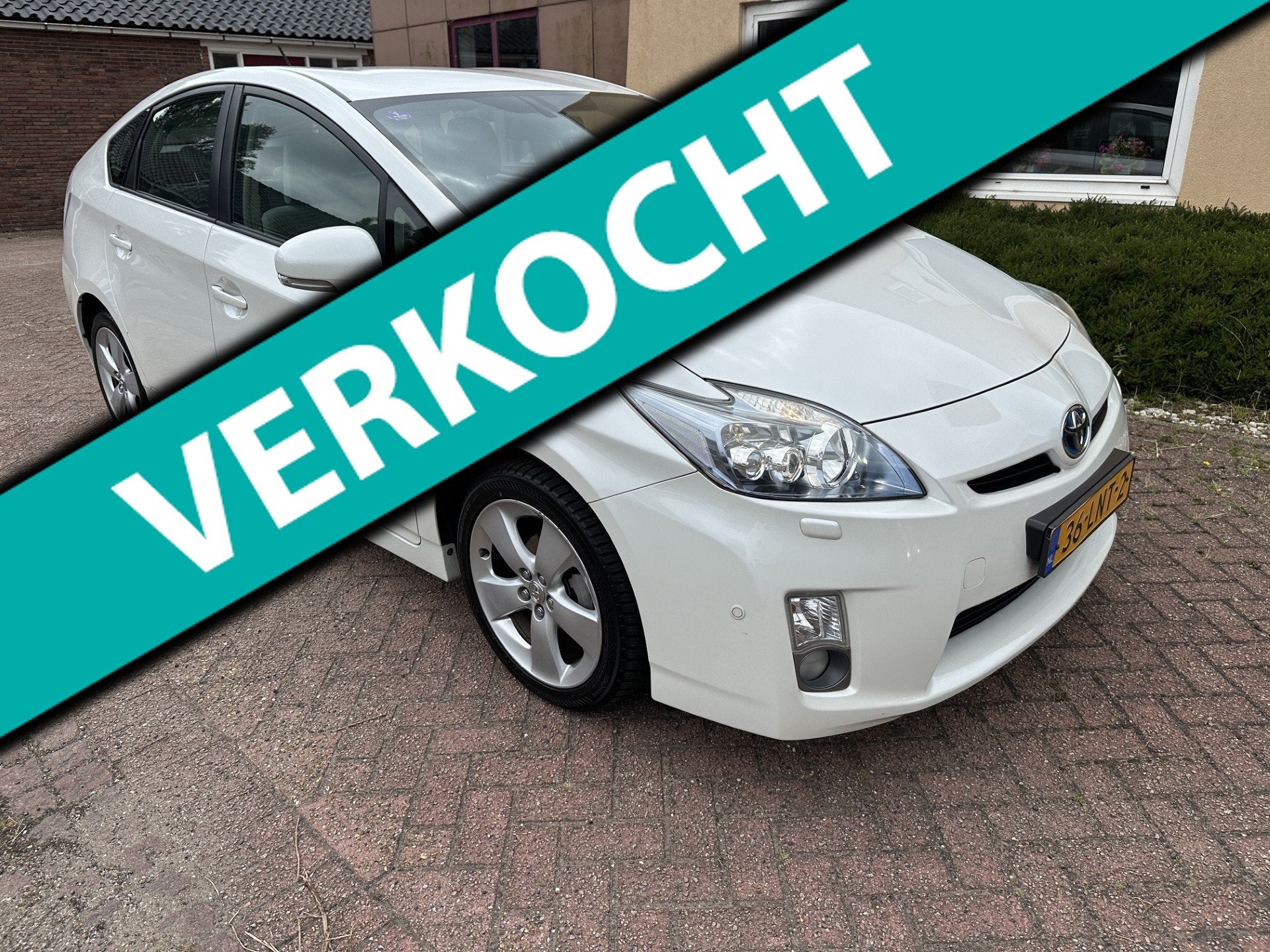Toyota Prius 1.8 Dynamic NAVI CAMERA/LEER/NAP/SCHADEVRIJ, 4 cilinders, Alcantara, Wit, Origineel Nederlands