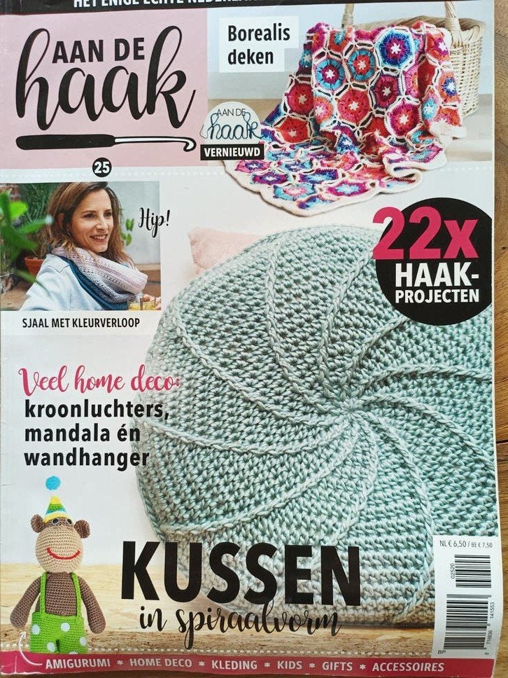 aan de haak 25 met 22 haakprojecten, Ophalen of Verzenden, Zo goed als nieuw, Breien en Haken, Aan de Haak