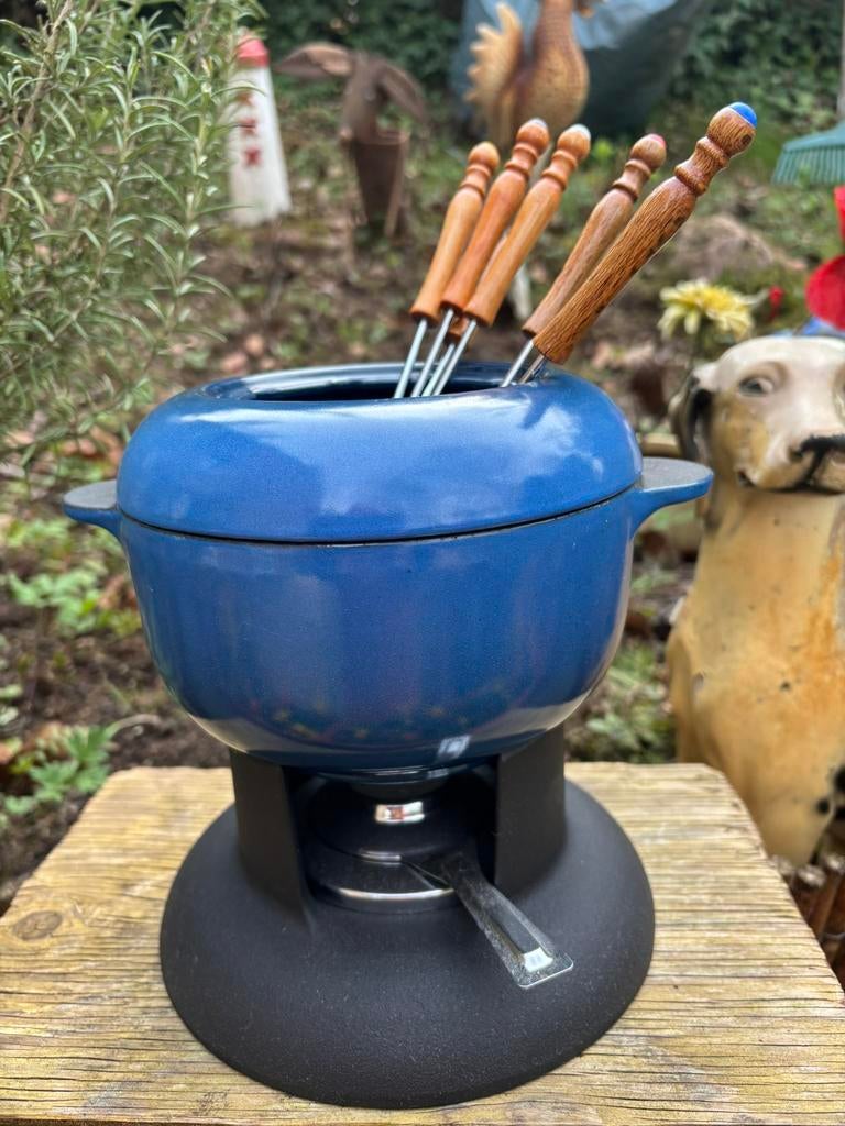 Invicta gietijzeren fonduestel in doos Nieuwstaat, Ophalen of Verzenden, Zo goed als nieuw, Gietijzer, Koekenpan of Braadpan