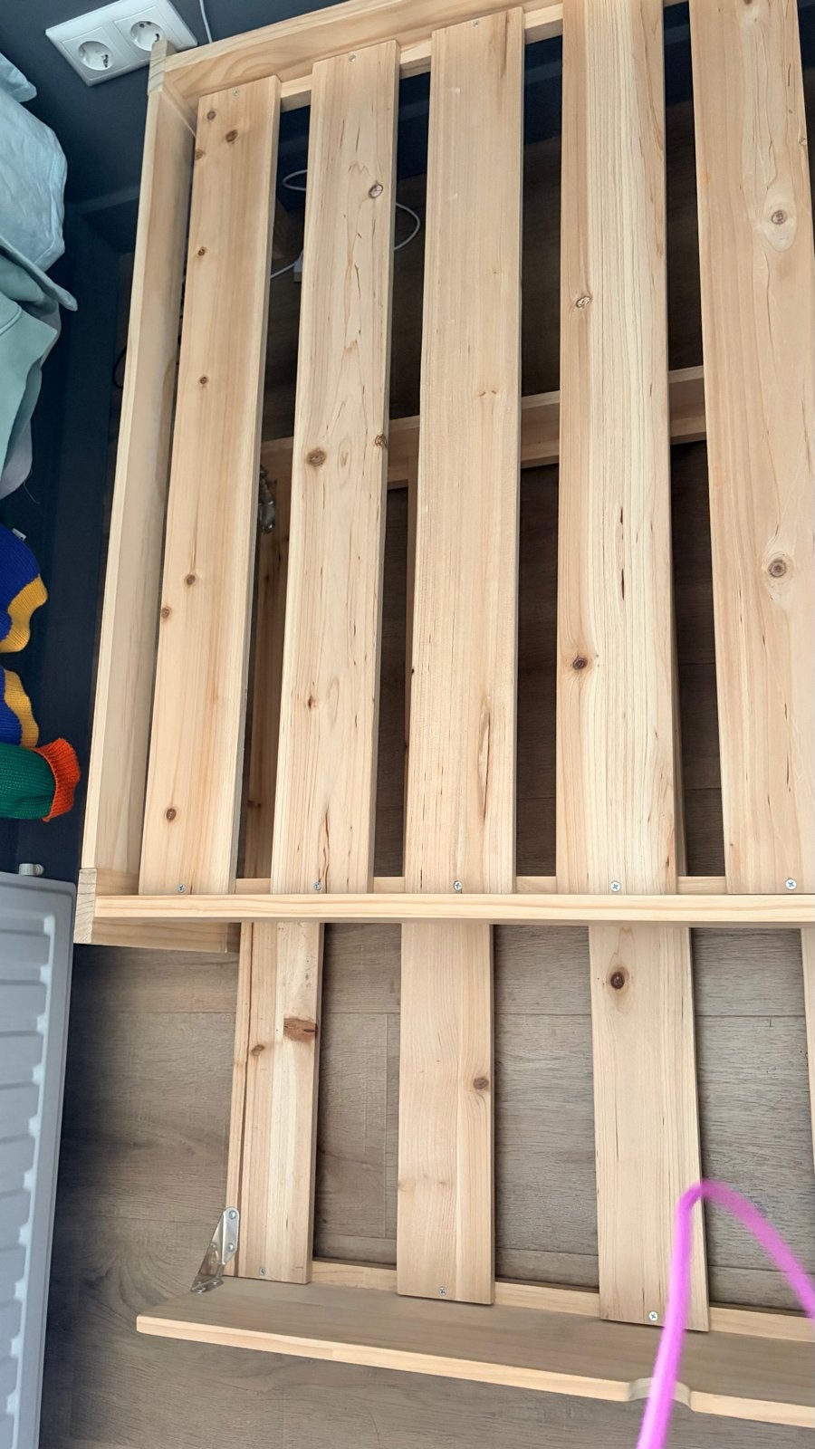 Eenpersoonsbed met uitschuifbaar logeerbed - Hout, Huis en Inrichting, Slaapkamer | Bedden, Ophalen, Gebruikt, 90 cm, 200 cm