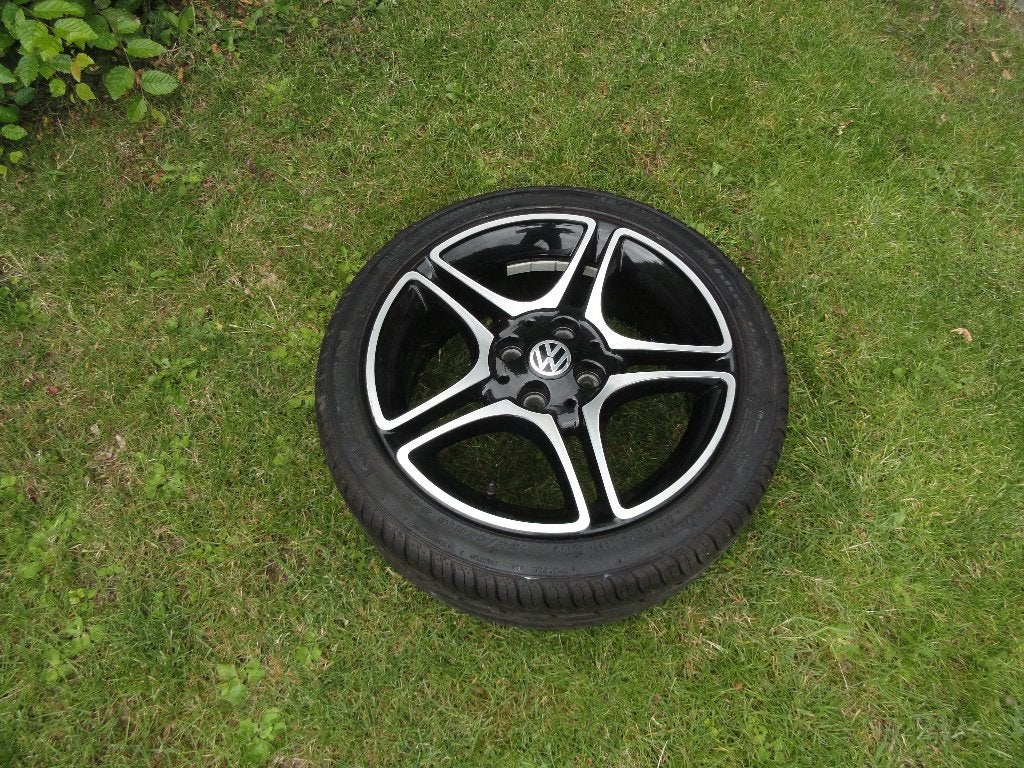 Volkswagen Up alu velgen met zomerbanden 16 inch, Auto-onderdelen, Ophalen, Gebruikt, 16 inch, Banden en Velgen