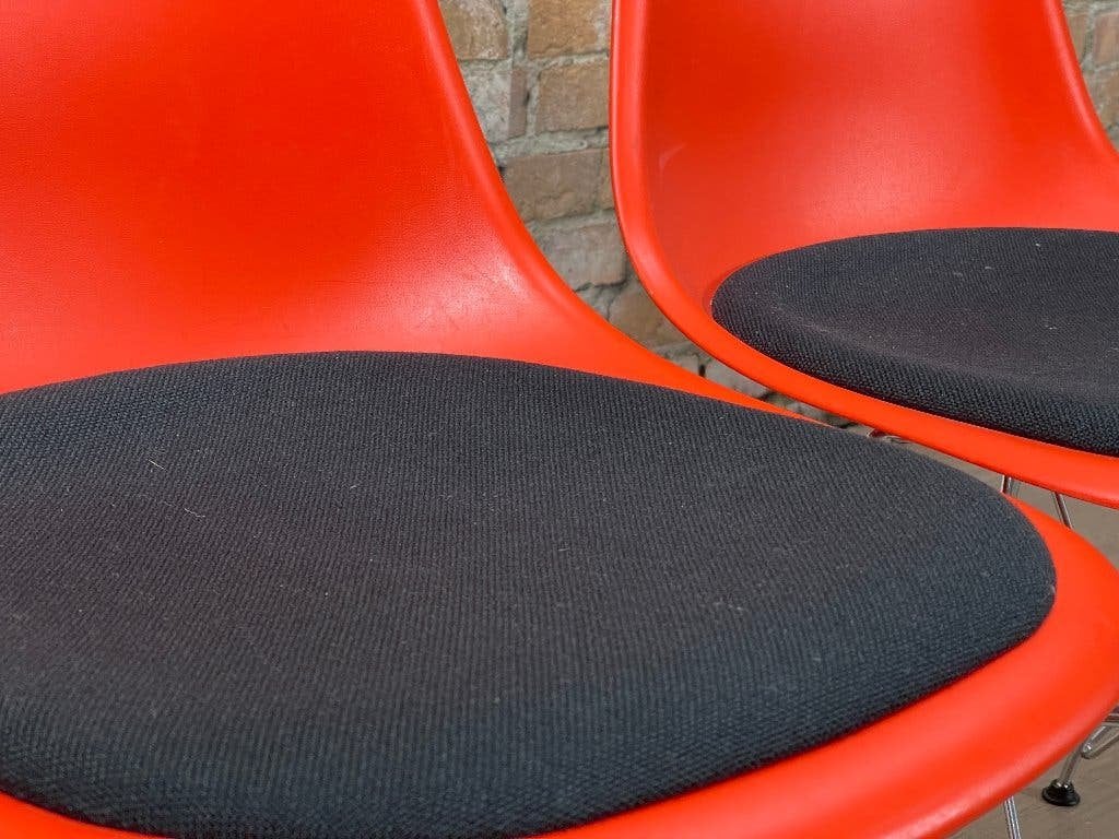 Vitra DSR Set van 4 – Oranje | Charles & Ray Eames, Huis en Inrichting, Ophalen, Overige kleuren, Design, Zo goed als nieuw