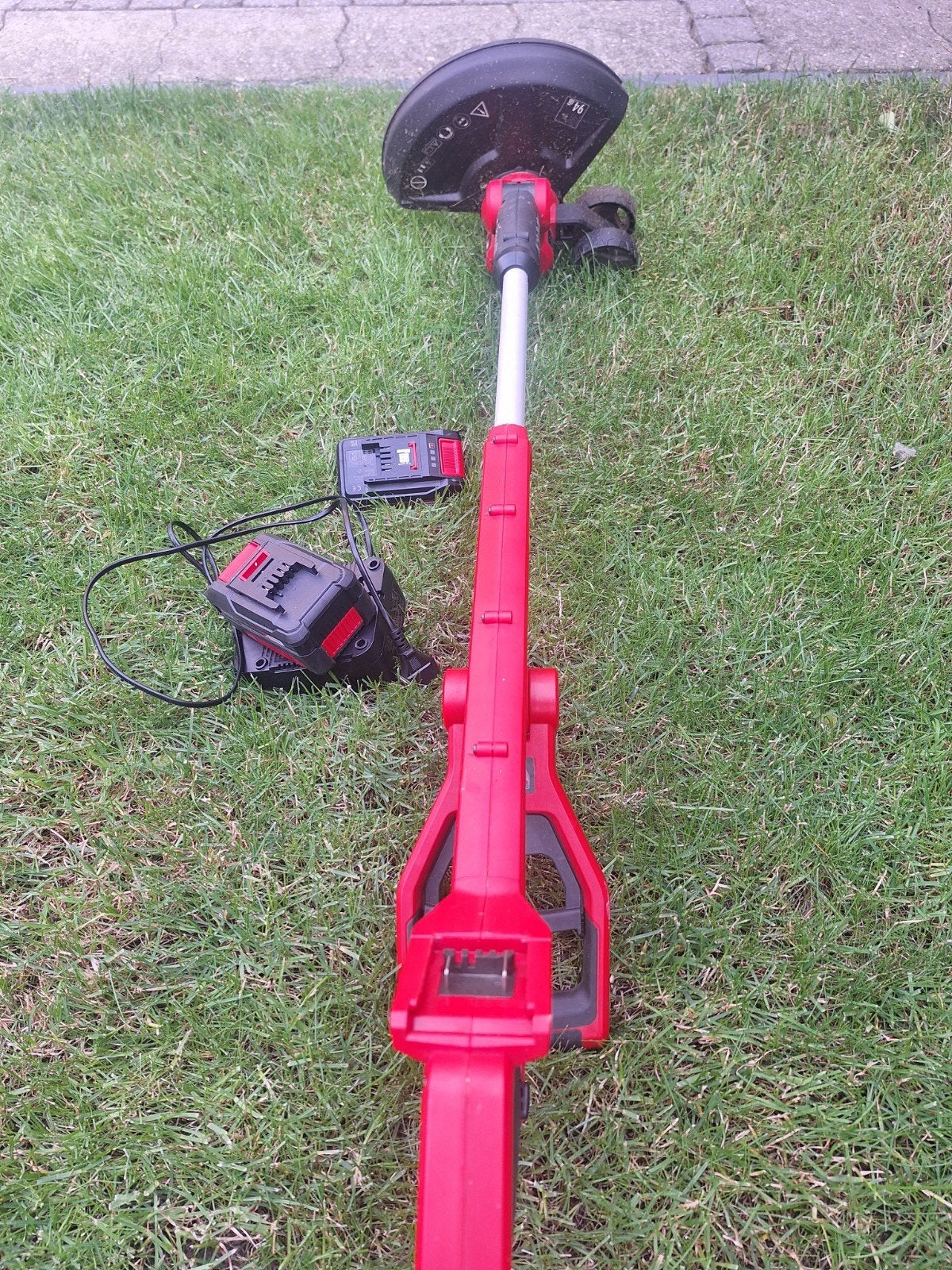 Einhell Accu Grastrimmer GE-CT 18/30 met 2 accu's en lade, Ophalen