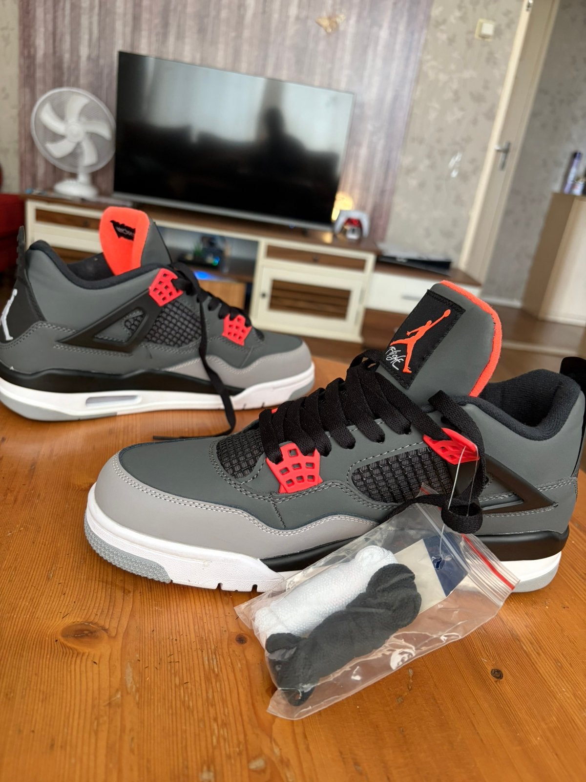 Air jordan 4 retro infrared, Ophalen, Nieuw, Overige kleuren