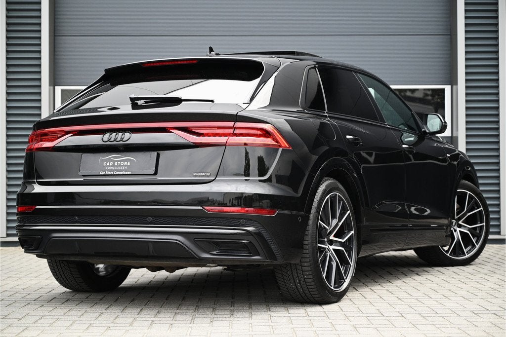 Audi Q8 55 TFSI e QUATTRO / 3 X S-LINE / PANO / B&O / LED MA, Auto's, Audi, Automaat, Automatische klimaatregeling, Gebruikt, Euro 6