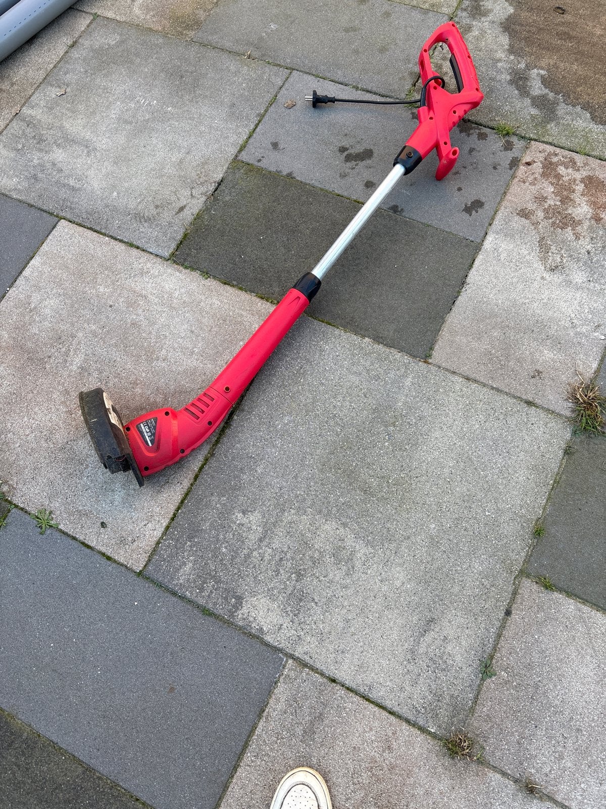 Elektrische Grastrimmer - Perfect voor kleine tuinen, Ophalen of Verzenden, Gebruikt, 10 tot 30 cm, Elektrisch