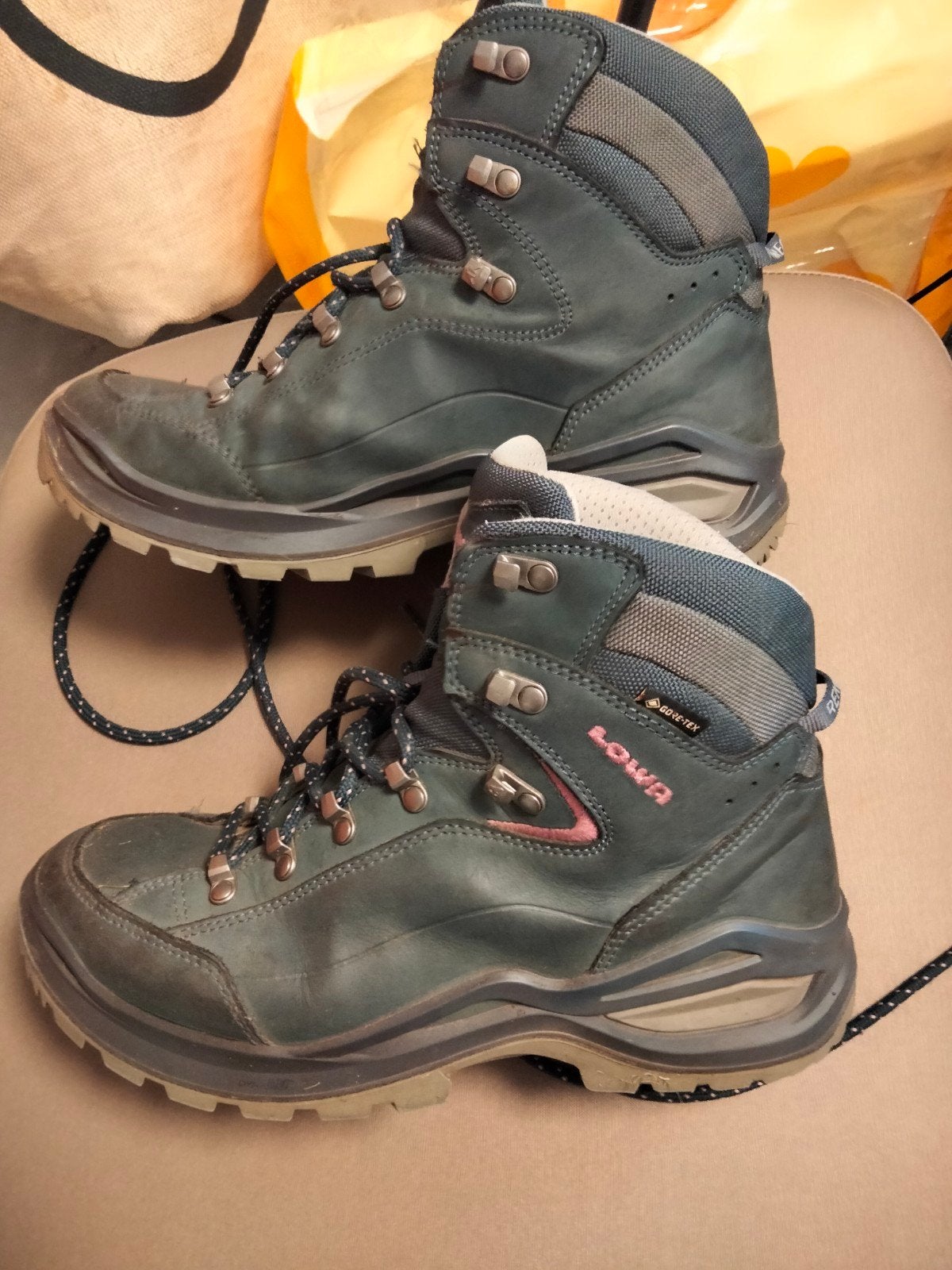 lowa Wandelschoenen Dames, Ophalen of Verzenden, Gebruikt, Schoenen