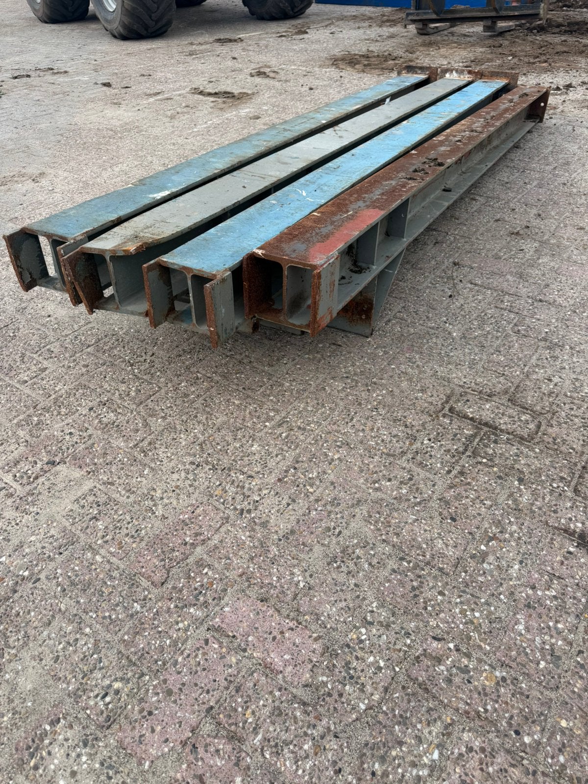 4x H-balk HEB 160 staanders 2900mm lang, Ophalen