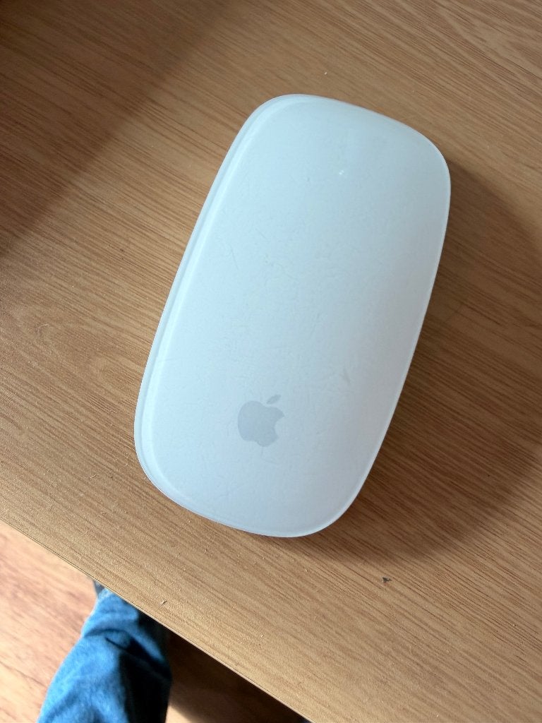 Apple Magic Mouse 2 (Model A1657) – Wit, Muis, Gebruikt, Ophalen of Verzenden, Draadloos
