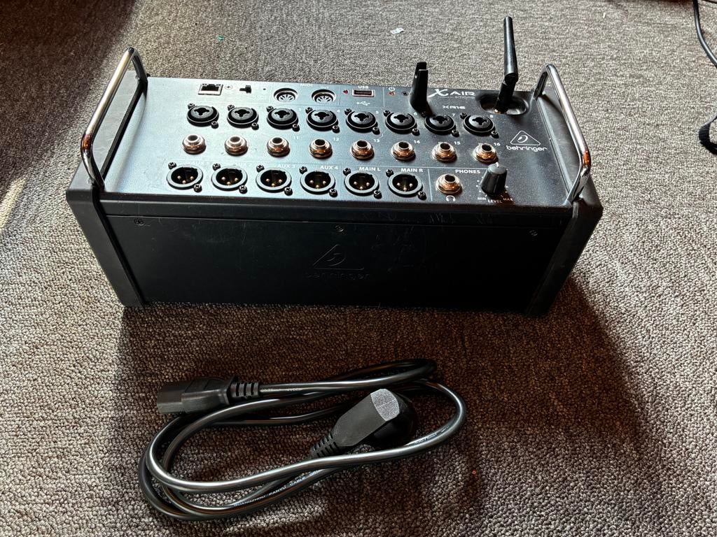 Behringer X AIR XR16 Digitale Mixer - Zo goed als nieuw, Muziek en Instrumenten, Mengpanelen, Ophalen of Verzenden, Zo goed als nieuw
