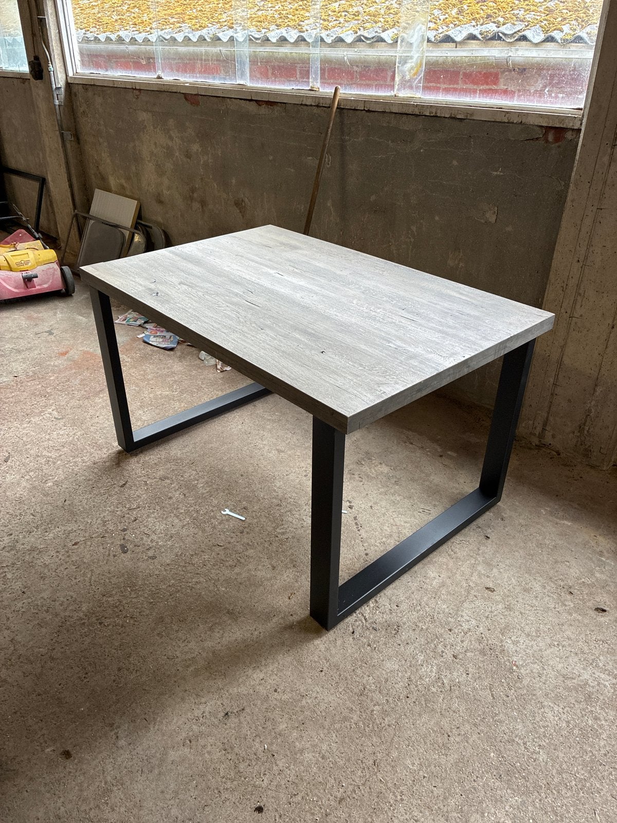 Eettafel met stalen zwarte poot - 120x140 cm, Ophalen, Gebruikt, 100 tot 150 cm, Metaal
