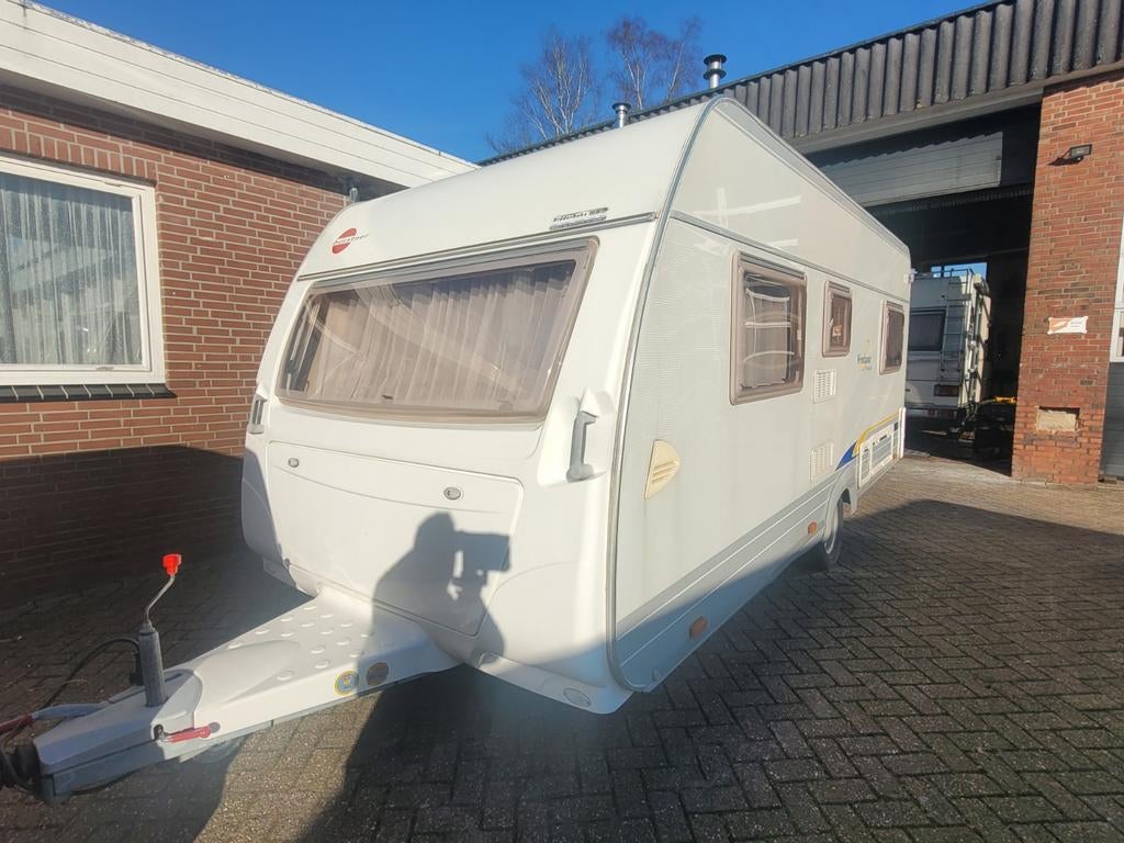 Burstner Ventana Classic Caravan - Ruim en Comfortabel! 2004, Vast bed, Standaardzit, 750 - 1000 kg, Particulier